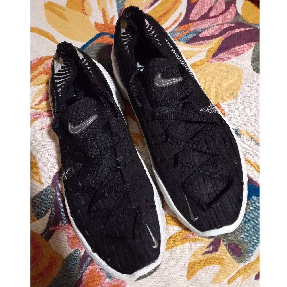 SOLD๐ ๐ ๐ ๐ ๐ ๐ Women's Nike Space Hippie Carbon Black Preowned sz 9.5 EU41 - Picture 7 of 11